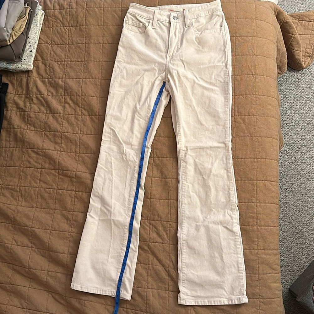 Levi's Women's 725 High Rise Bootcut Jeans white corduroy.